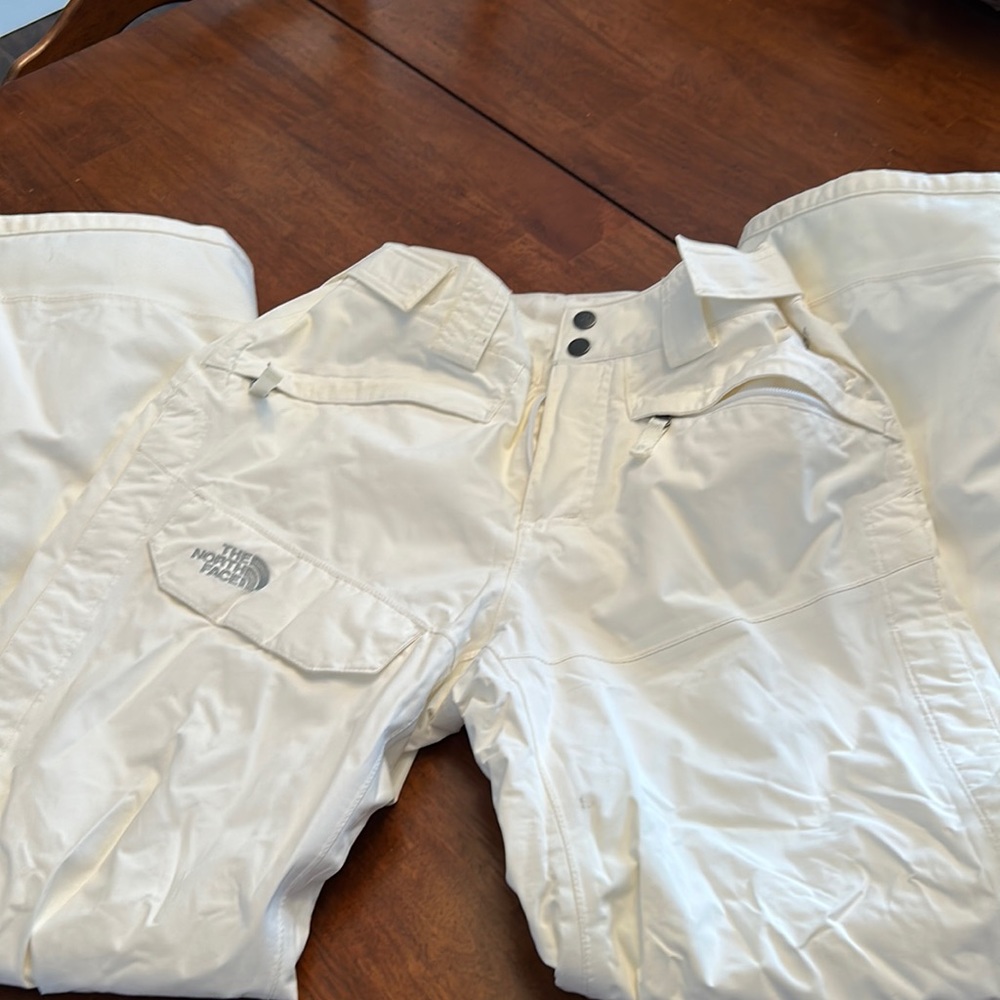 women’s North Face Snow pants